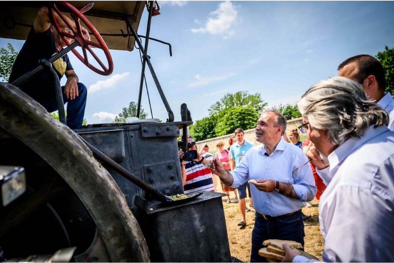A TÁRSADALOM ALAPJA AZ AGRÁRIUM