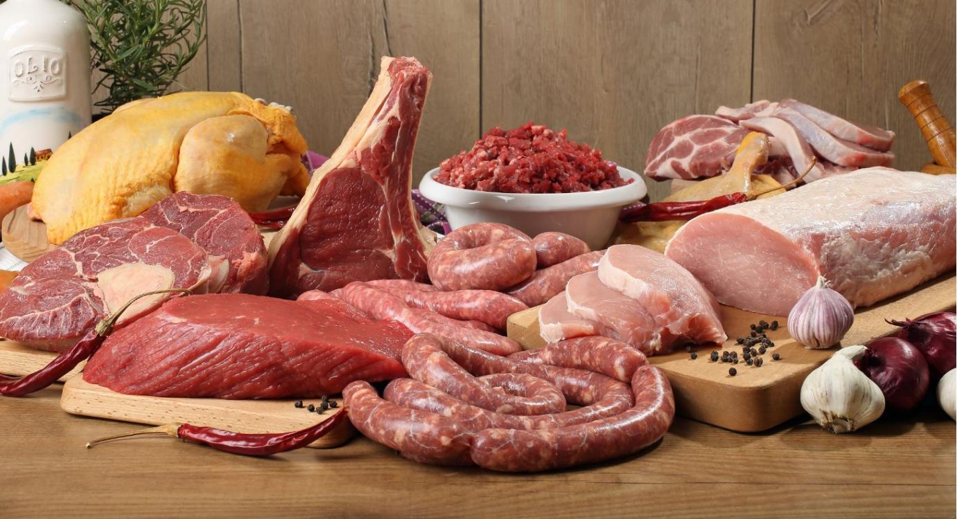 Négy és fél milliárd, rendkívüli támogatást kapnak a kis hentesüzletek