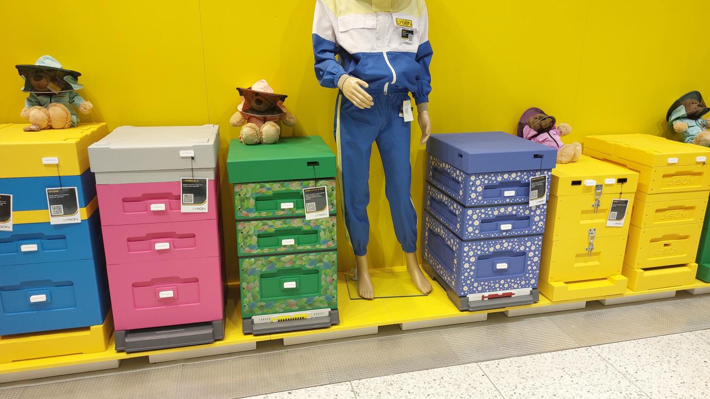 49. APIMONDIA  - Méhészek a világ körül