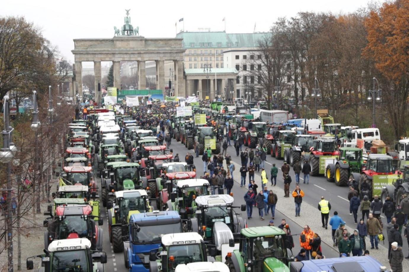 Újabb Zöld szabályok – traktoros tüntetés Németországban