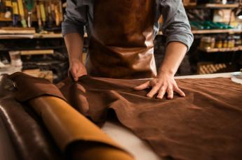 Videóinterjú Gustavo González-Quijano-val: A bőr- és cserzőipar fenntartható és környezetbarát termékeket állít elő, ám egyre több kihívással kell megküzdenie