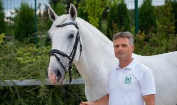 Arcélben: Mikó Tamás